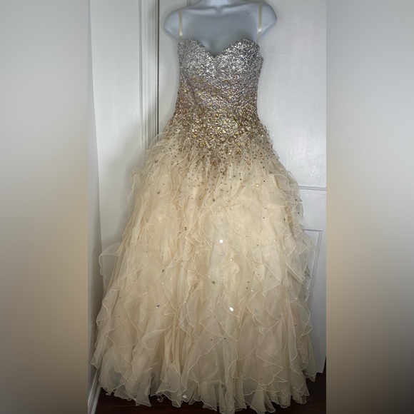 MORI LEE by Ruffled Organza with Corset Back Closure Paparazzi Read Description - Picture 3 of 15